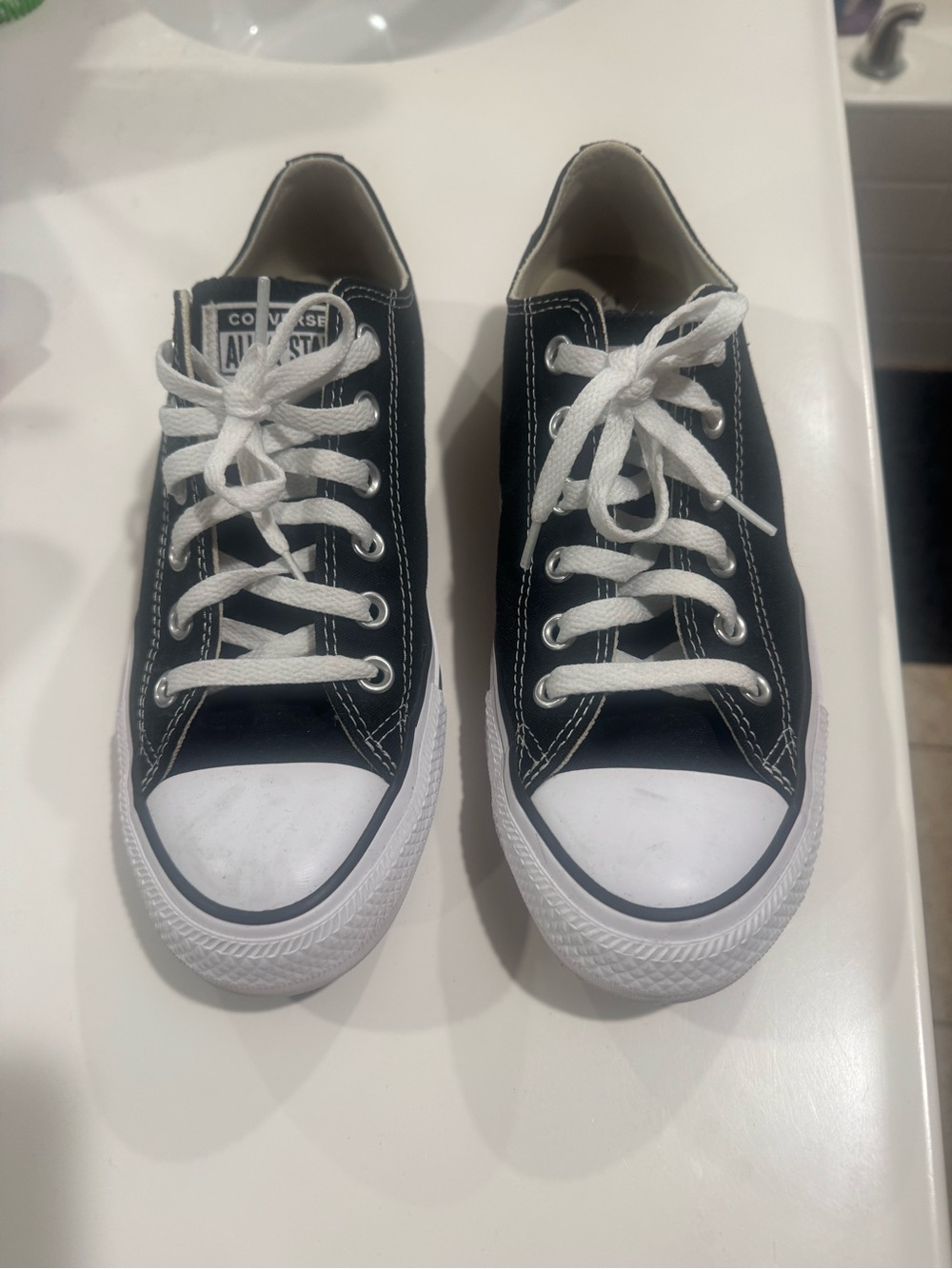 Converse Chuck Taylor All Star Low Top Sneakers - Black